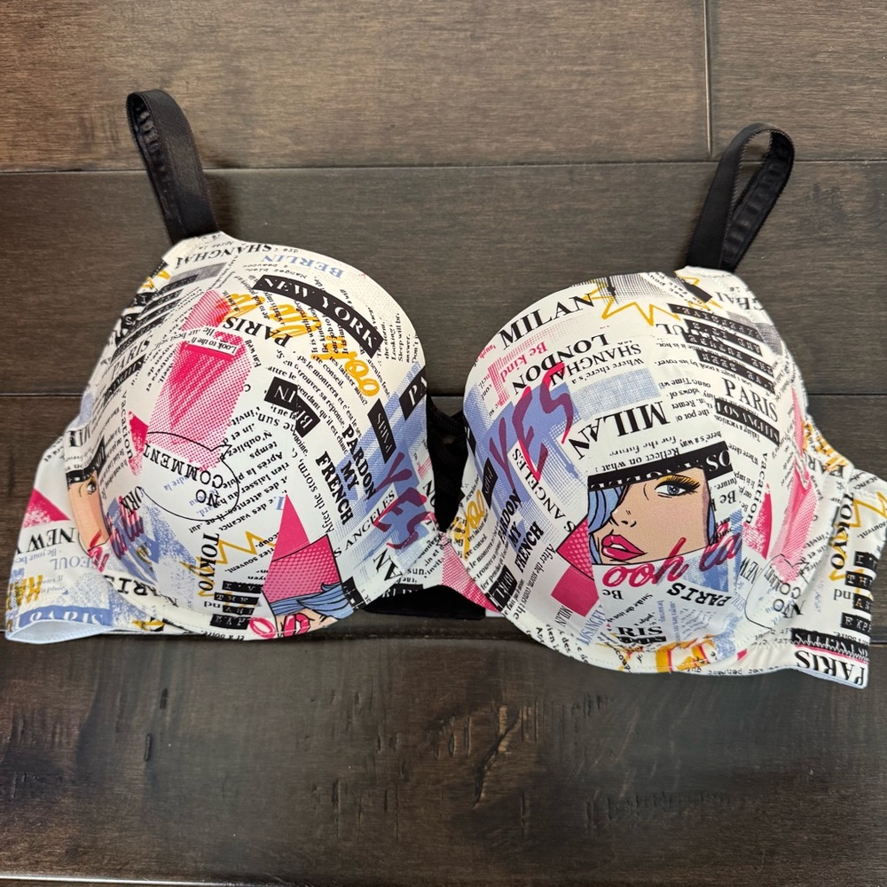 Torrid Curve Paris Graphic Newsprint Pop Art Underwire Bra